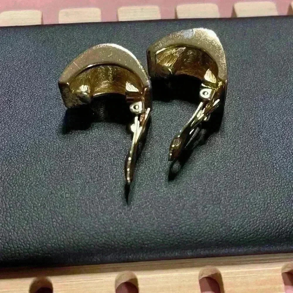 Dior Clip On Earrings - Picture 4 of 6